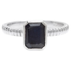 Bague en or blanc massif 14 carats avec saphir bleu naturel de 1,50 carat