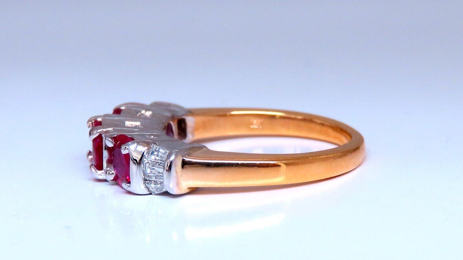 1.50ct Natural Ruby Accent Ring 18kt Gold In New Condition For Sale In New York, NY
