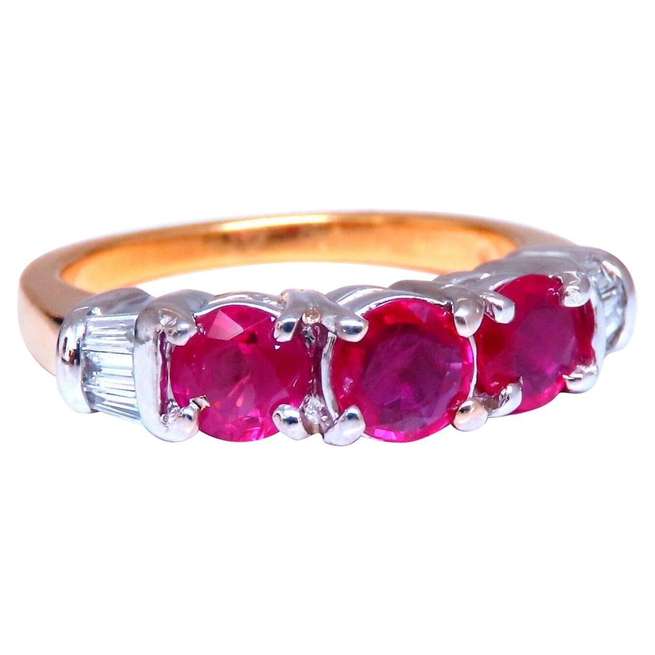1.50ct Natural Ruby Accent Ring 18kt Gold* For Sale