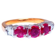 1.50ct Natural Ruby Accent Ring 18kt Gold*