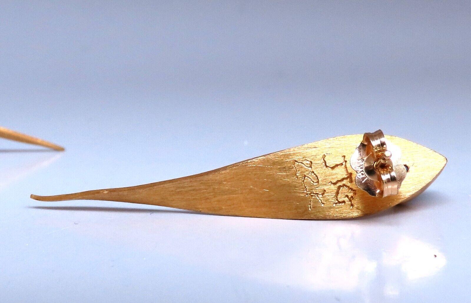 1,50 Karat natürlicher Trilliant Tansanit Ohrringe 18kt. Gold Handgefertigt (Trillionschliff) im Angebot