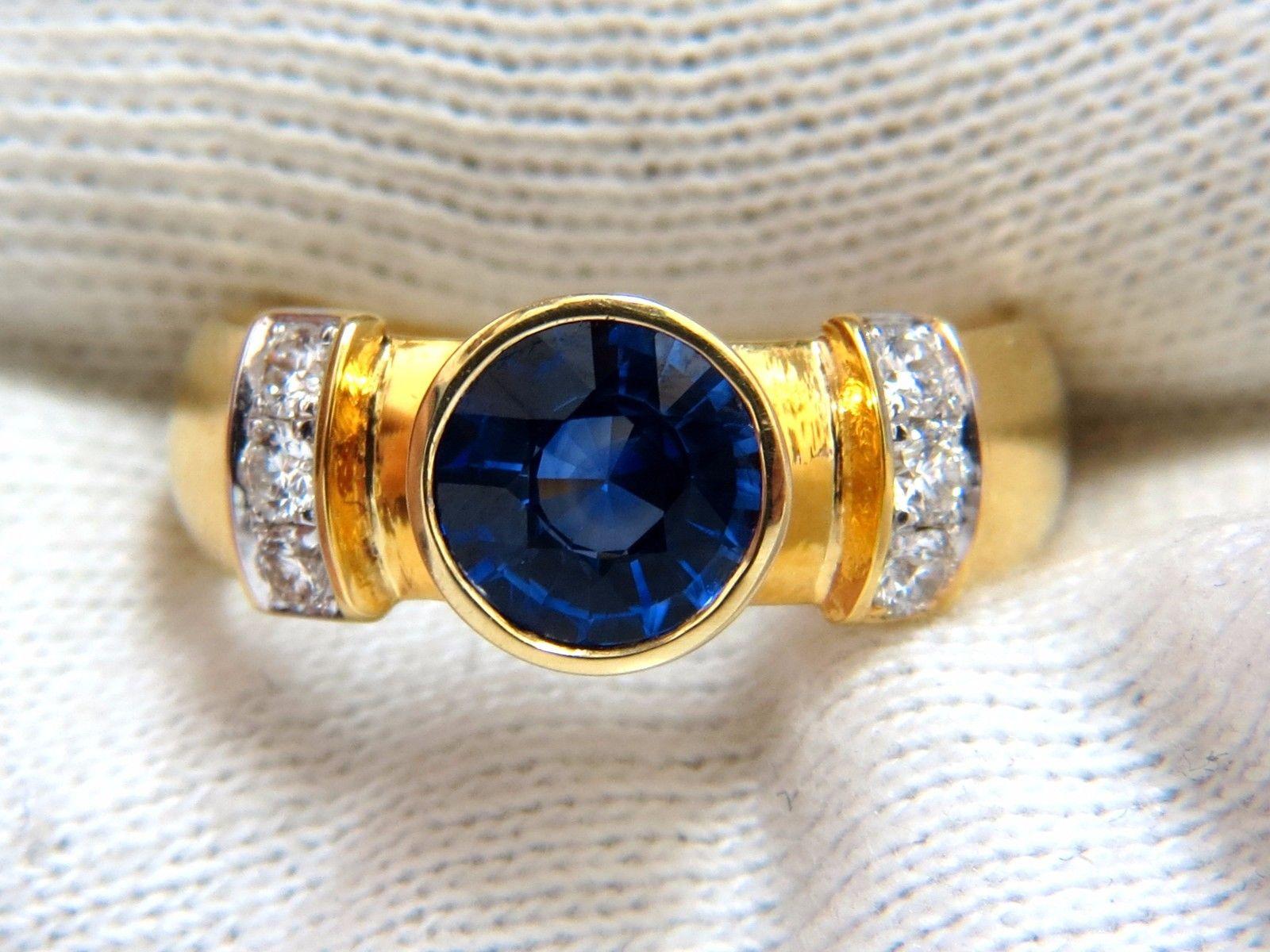 Round Cut 1.50ct natural vivid blue round sapphire diamonds ring 14kt Benchmark Comfort For Sale