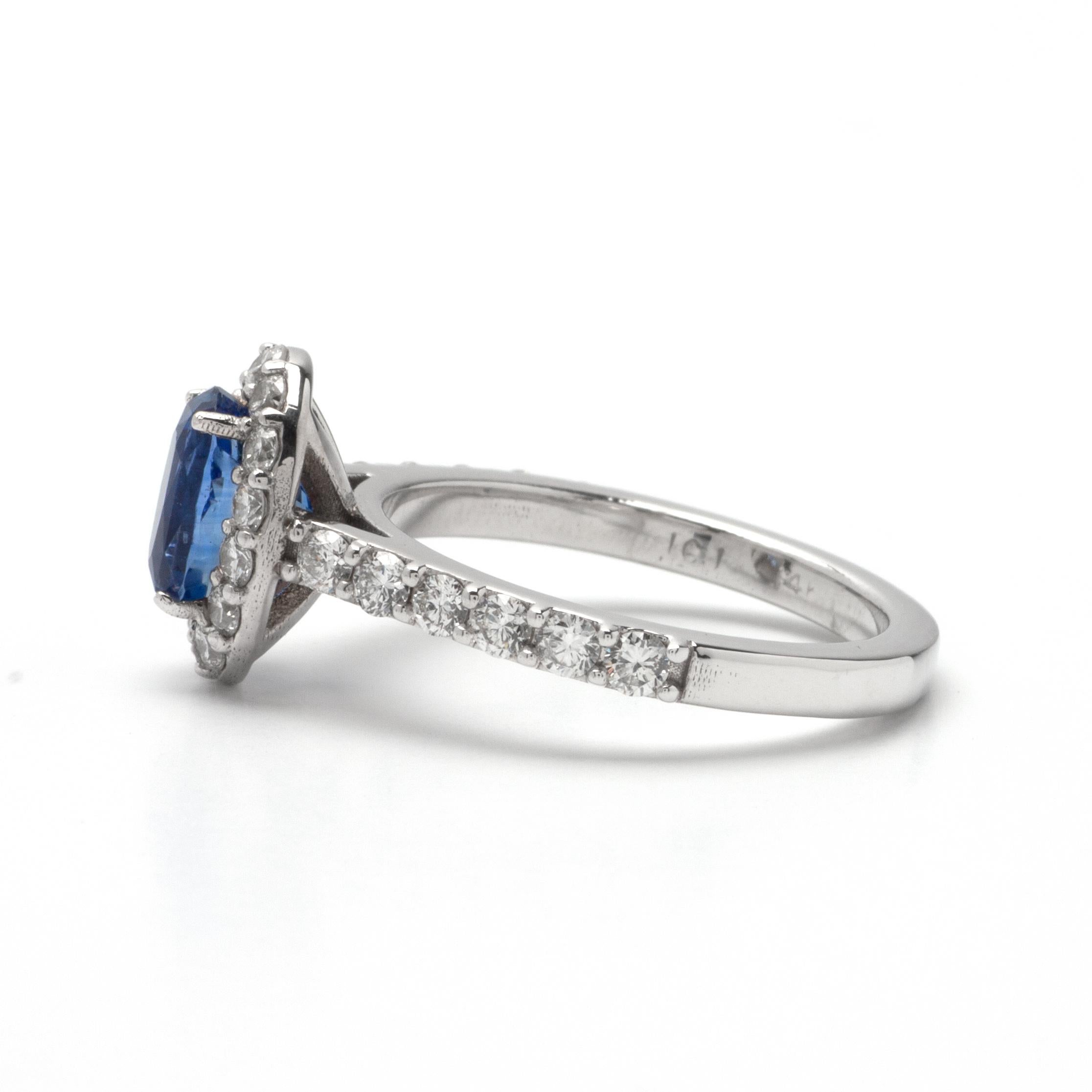 Modern 1.50ct Oval Sapphire Ring in 14K White Gold; 0.90ct Side Diamonds For Sale