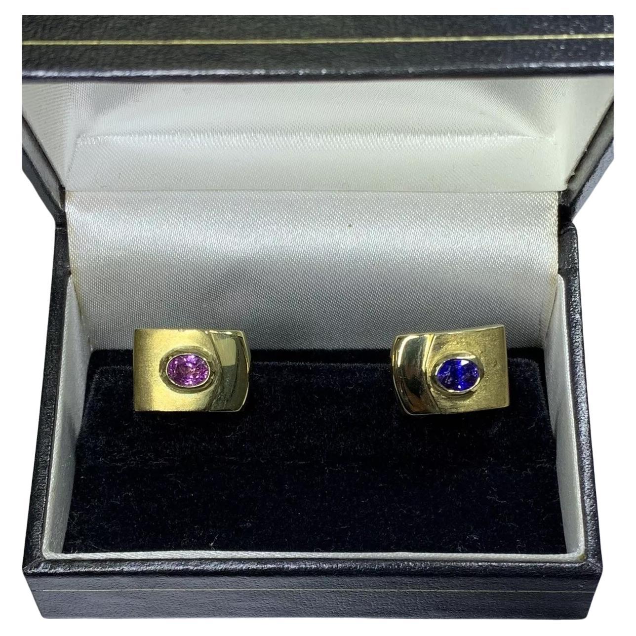 1.50ct Pink andn blue sapphire 18ct yellow gold cufflinks For Sale