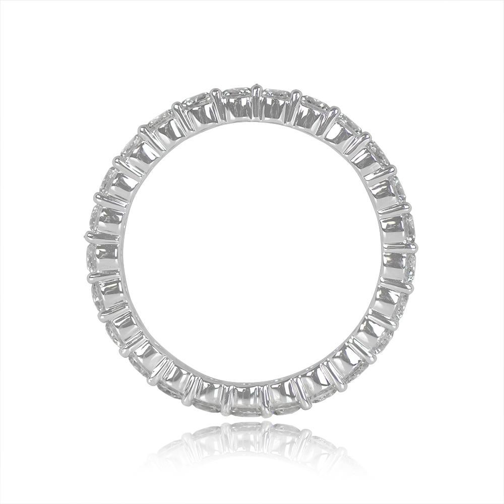 Round Cut 1.50ct Round Brilliant Cut Diamond Eternity Band Ring, H Color, Platinum For Sale