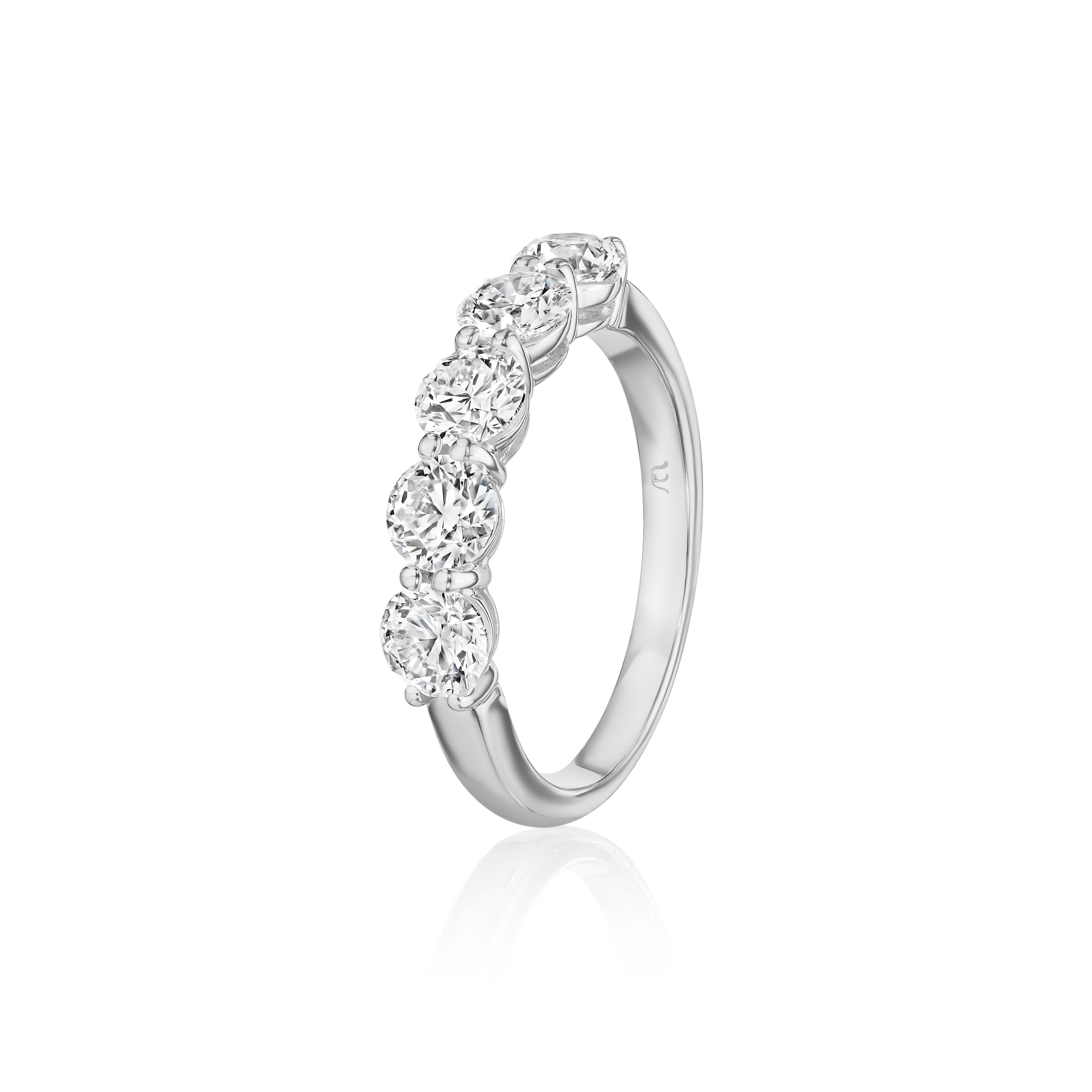 Round Cut 1.50ct Round Diamond Band in 18KT Gold For Sale