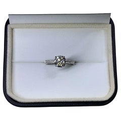 1,50 Karat runder Diamant-Verlobungsring aus 18 Karat Weißgold.