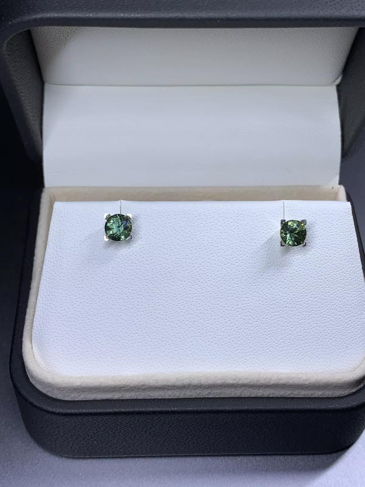 1.50ct Teal Sapphire Studs Earrings 18ct White Gold. In New Condition For Sale In London, GB