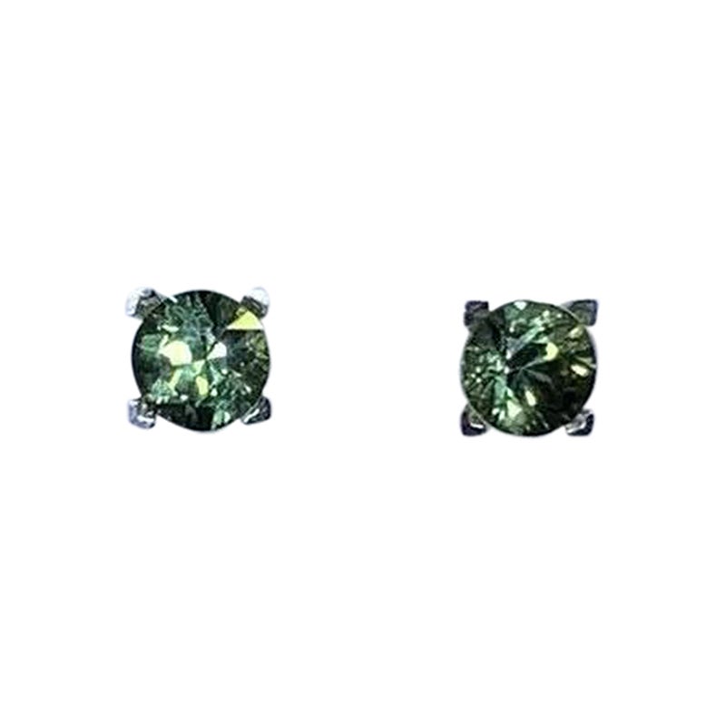 1,50 Karat Teal Saphir Ohrstecker 18 Karat Weißgold. im Angebot