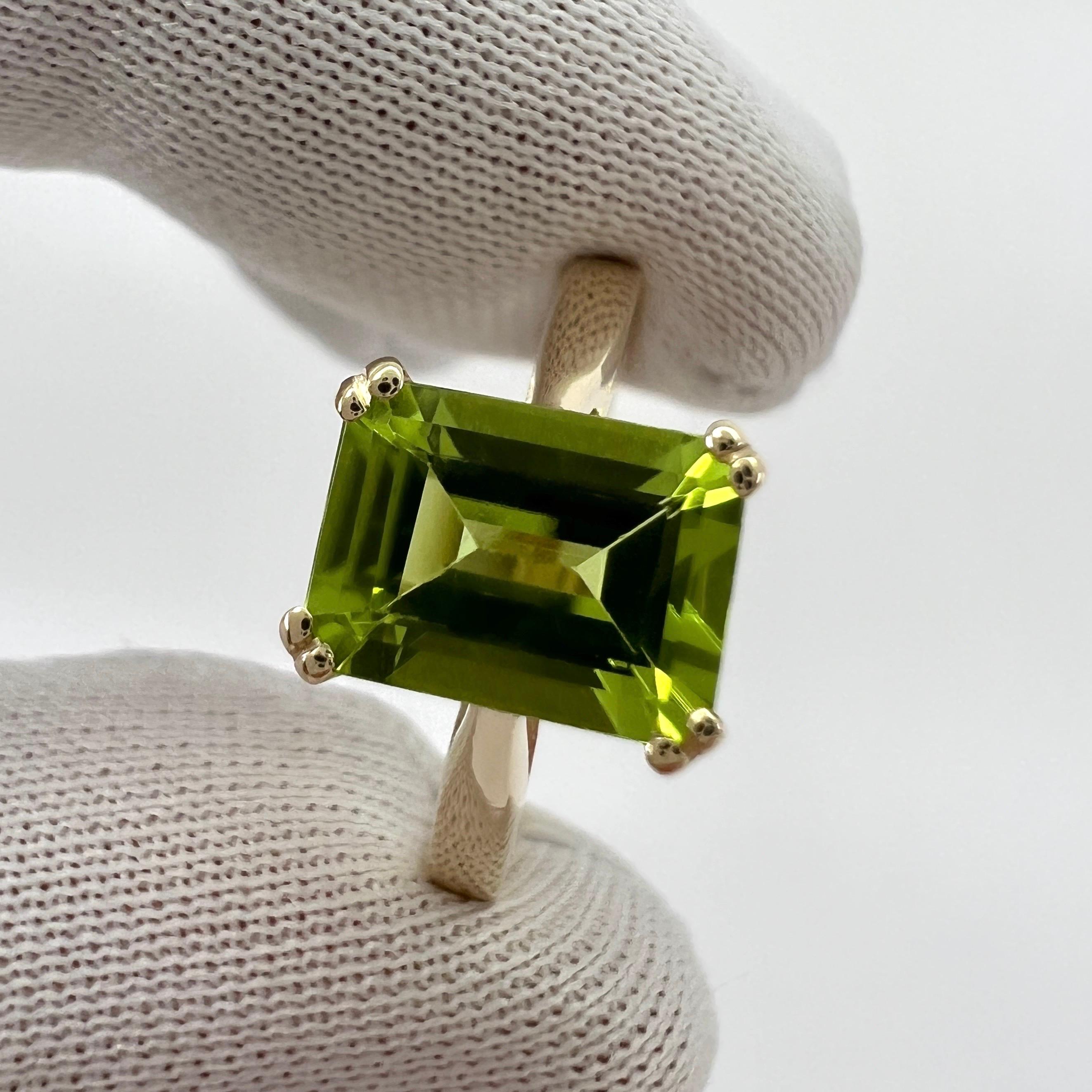 1.50ct Vivid Green Peridot Emerald Octagonal Cut 9k Yellow Gold Solitaire Ring In New Condition For Sale In Birmingham, GB
