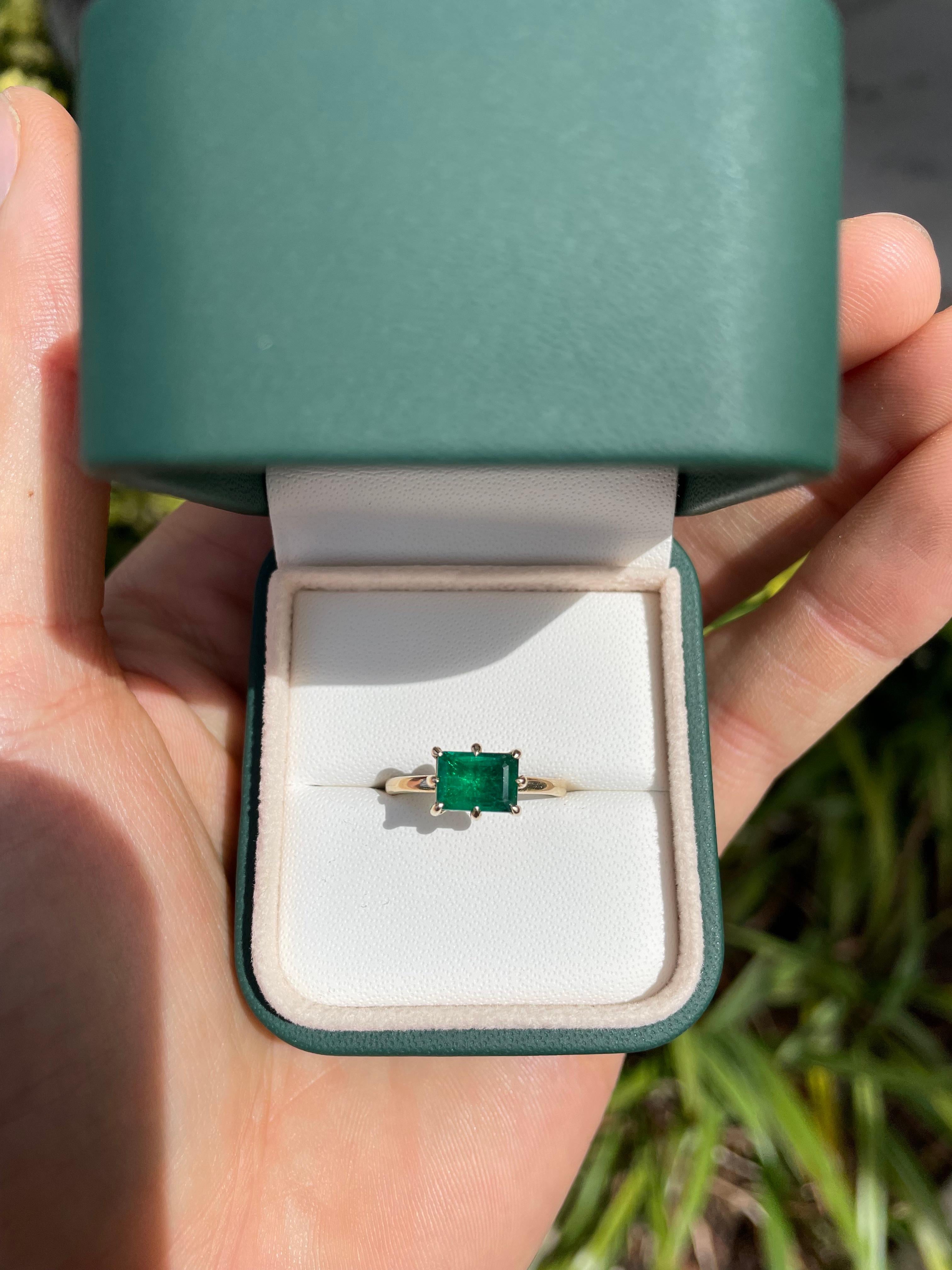 Modern 1.50cts 8-Prong Dark Emerald East-West Vintage Solitaire Gold Ring Gift 14K For Sale