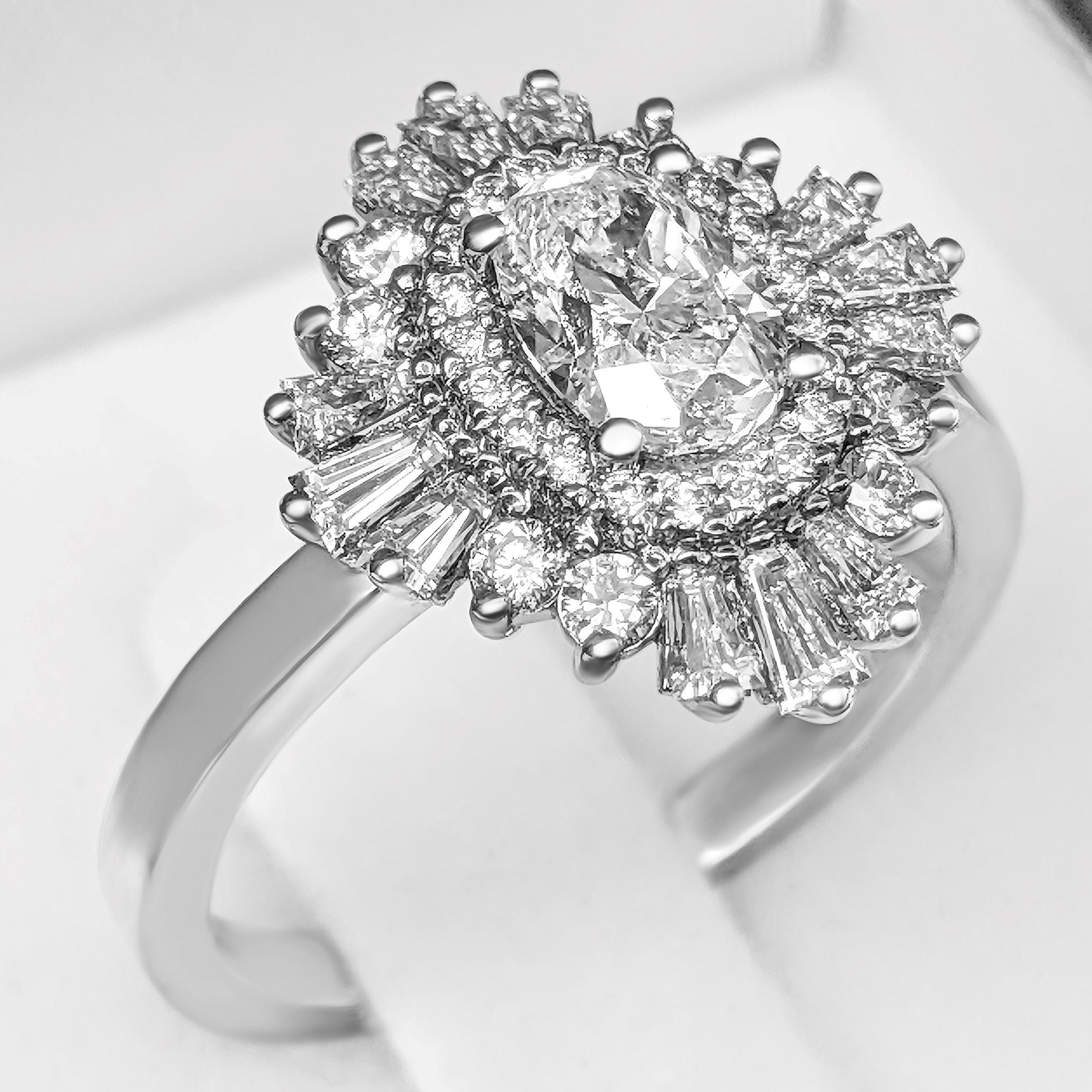 NO RESERVE - 1.50cttw Diamond Ballerina Halo, 14k White Gold Ring In New Condition In Ramat Gan, IL