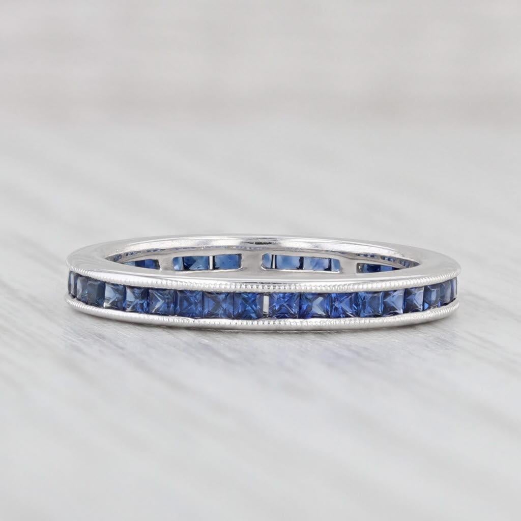 Anneau d'éternité en or blanc 18 carats avec saphir bleu 1,50 carat, taille 5 Bon état - En vente à McLeansville, NC