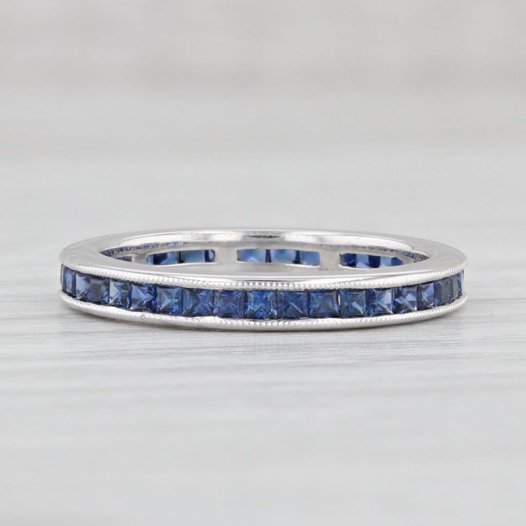 Anneau d'éternité en or blanc 18 carats avec saphir bleu 1,50 carat, taille 5 Pour femmes en vente