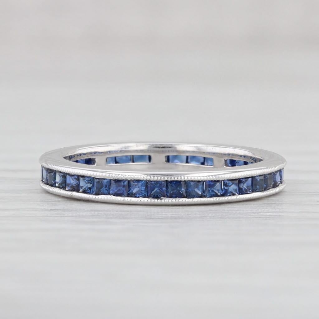 Anneau d'éternité en or blanc 18 carats avec saphir bleu 1,50 carat, taille 5 en vente 2