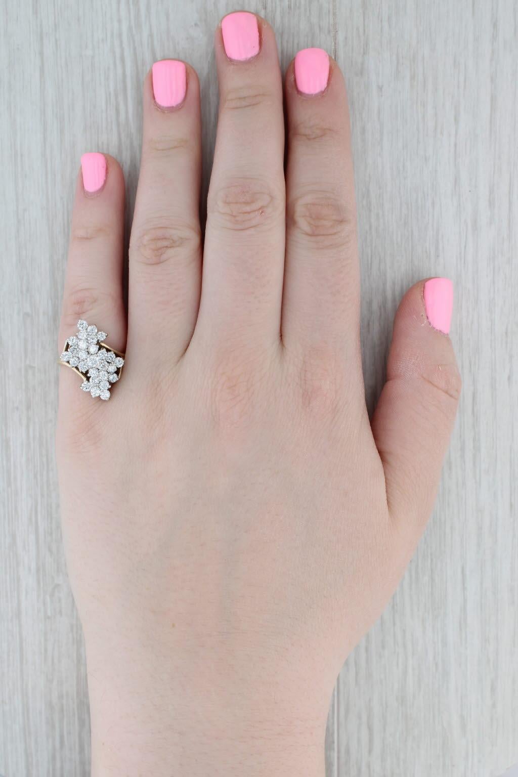 1.50ctw Diamond Cluster Ring 14k Yellow Gold Size 6.5 Cocktail en vente 3