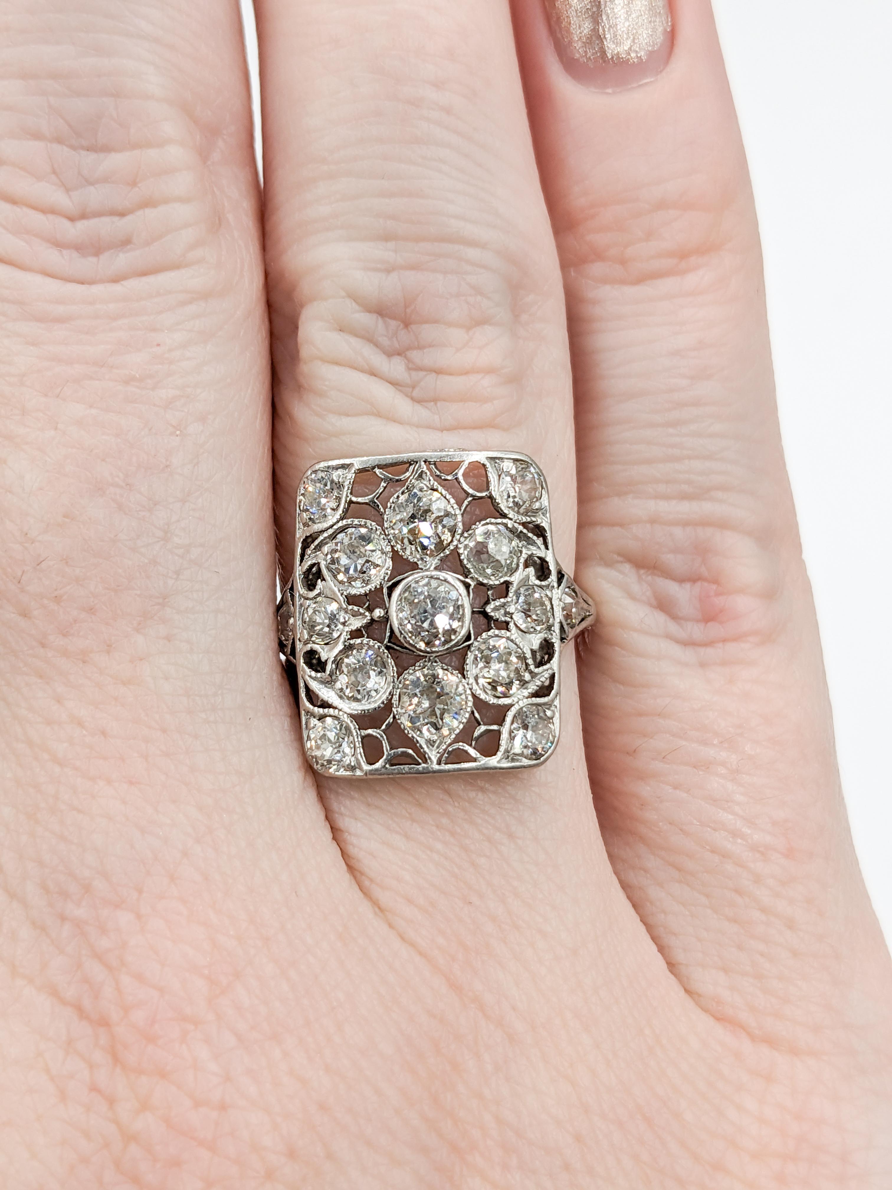1,50 Karat Platinring mit Diamant im Altminenschliff (Belle Époque)