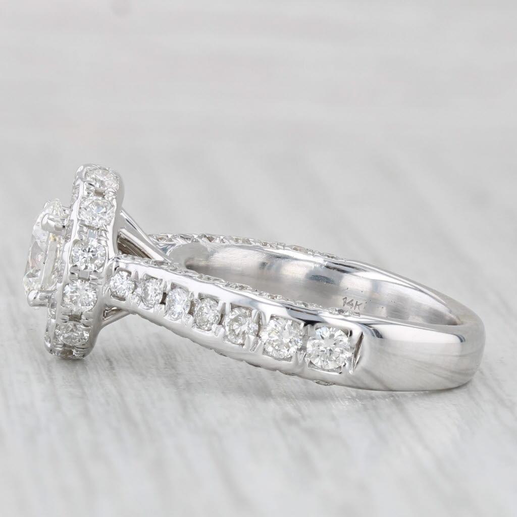 da uomo o donna Anello di fidanzamento aureolato con diamante ovale da 1,50 carati in oro bianco 14k, misura 4,5 in vendita