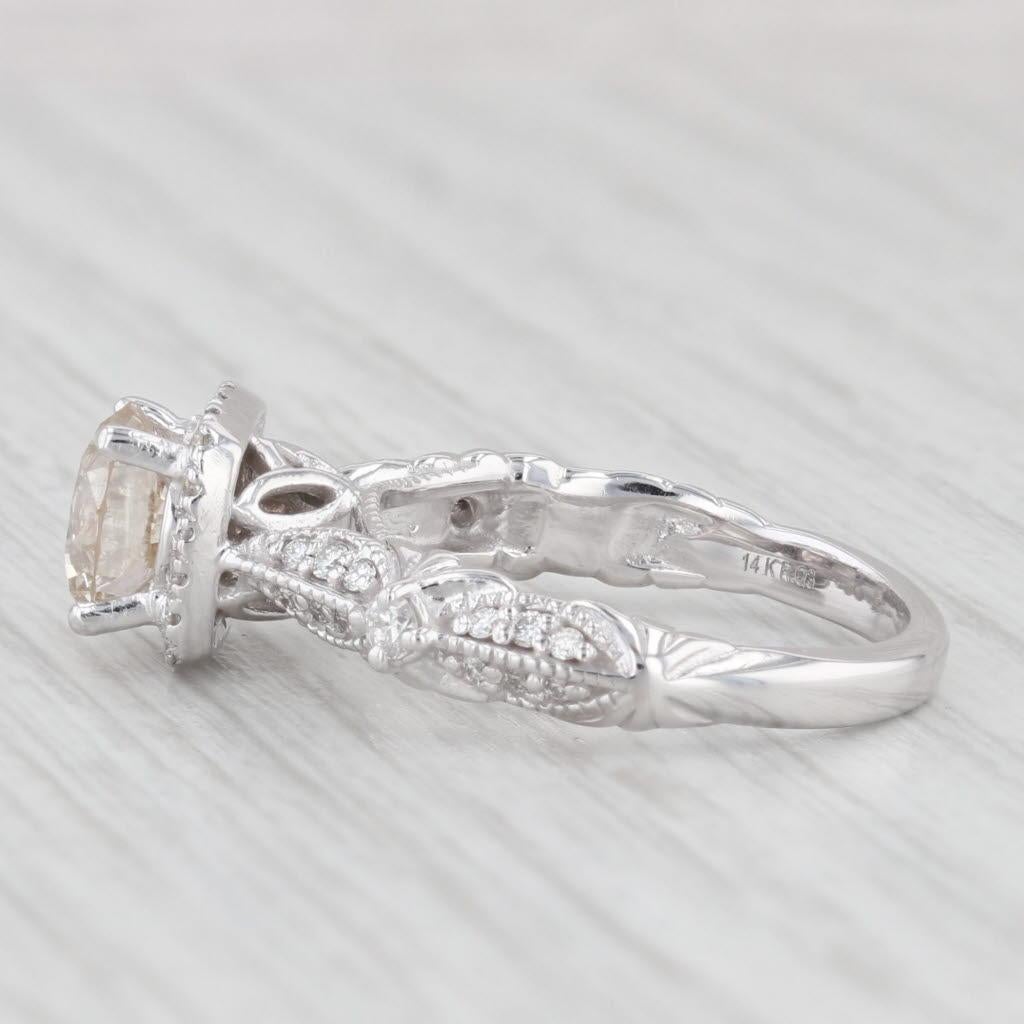 Anello di fidanzamento con diamante rotondo a forma di aureola da 1,50 ct. in oro bianco 14k, dimensione 5,25 cattedrale in vendita 1