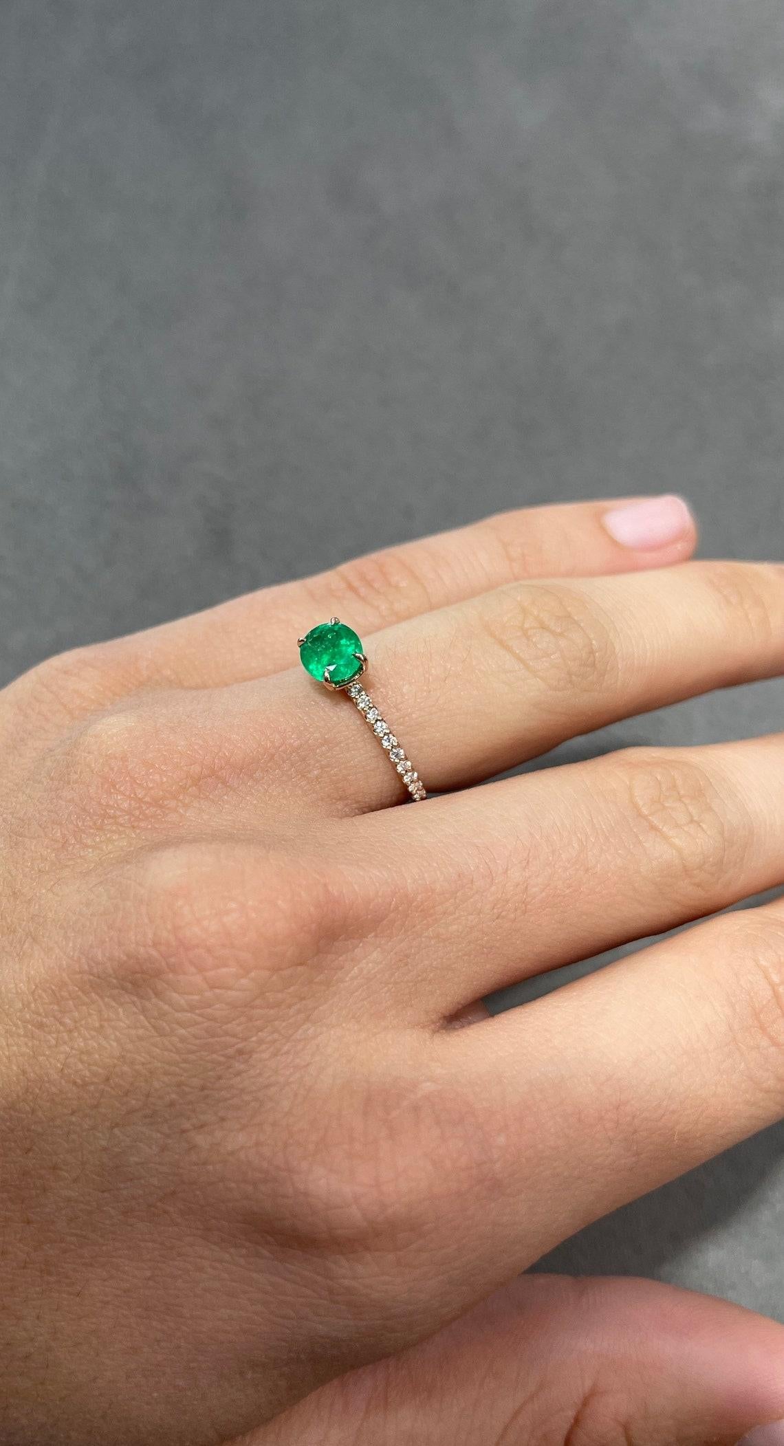1.50tcw 14K Oval Emerald & Diamond Eternity Band Accent Ring In New Condition For Sale In Jupiter, FL