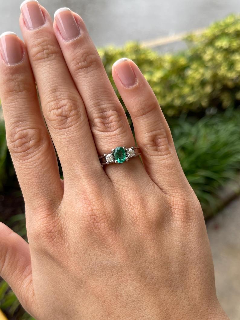 1.50tcw 14K Oval Emerald & Diamond Three-Stone Ring - Lush Green 585 White Gold For Sale 2