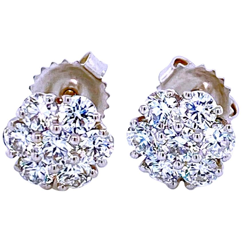 Clous d'oreilles en or 14 carats avec grappe de diamants ronds de 1,51 carat en vente