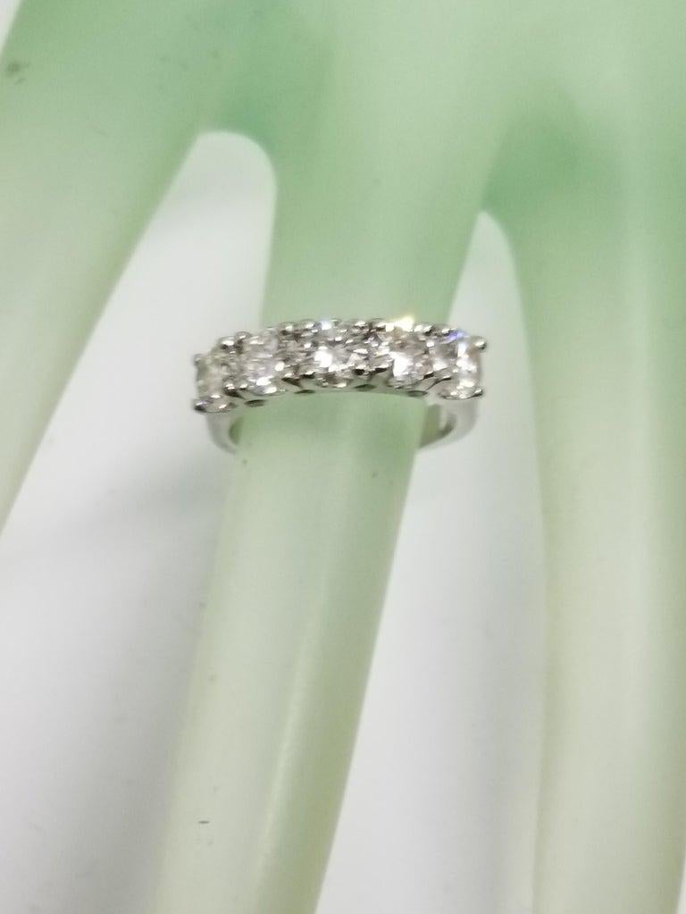 Bague de mariage à 5 pierres avec diamant de 1,51 carat Unisexe en vente
