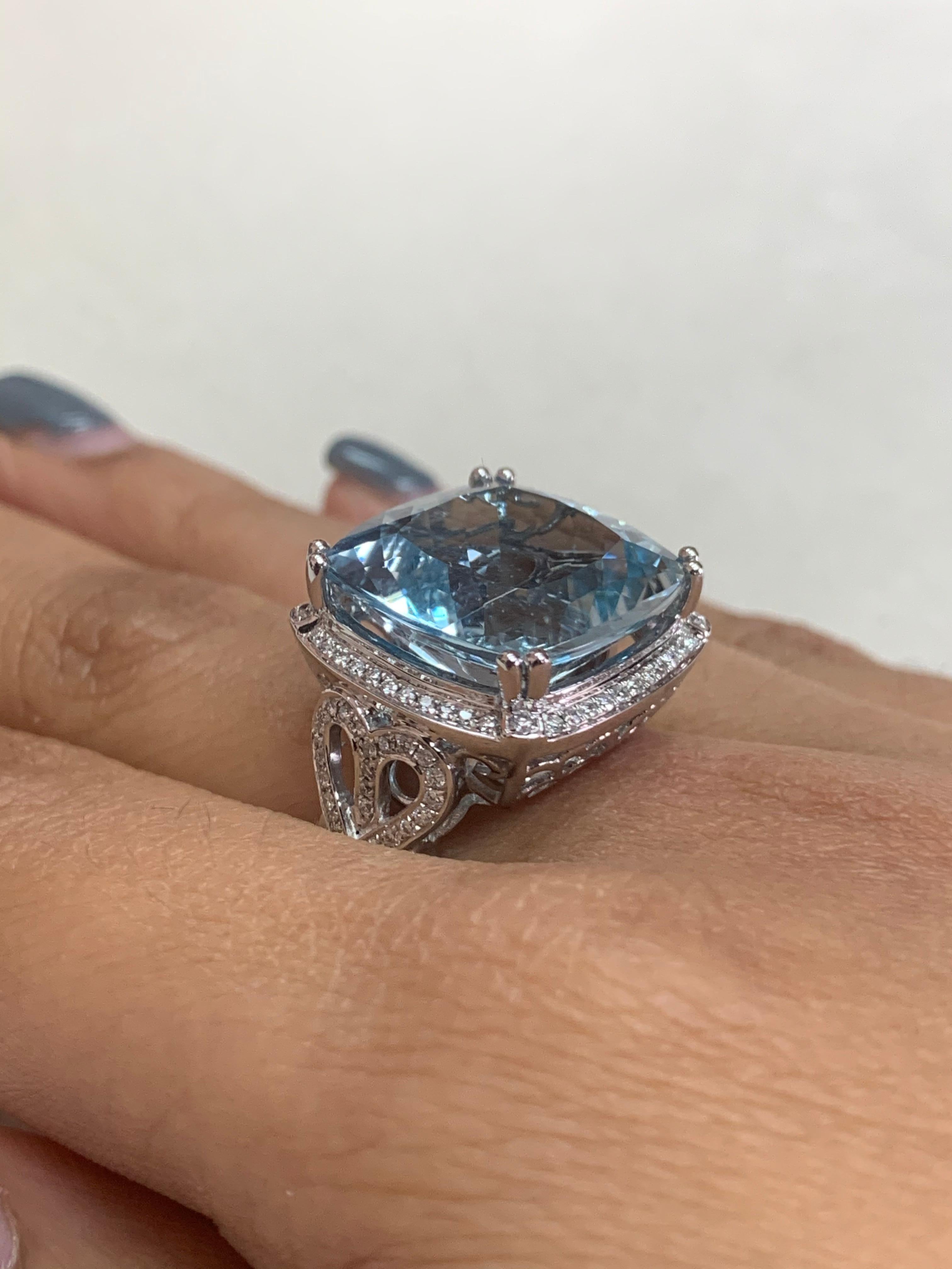 15.1 Carat Aquamarine and Diamond Ring in 14 Karat White Gold In New Condition For Sale In Hong Kong, HK