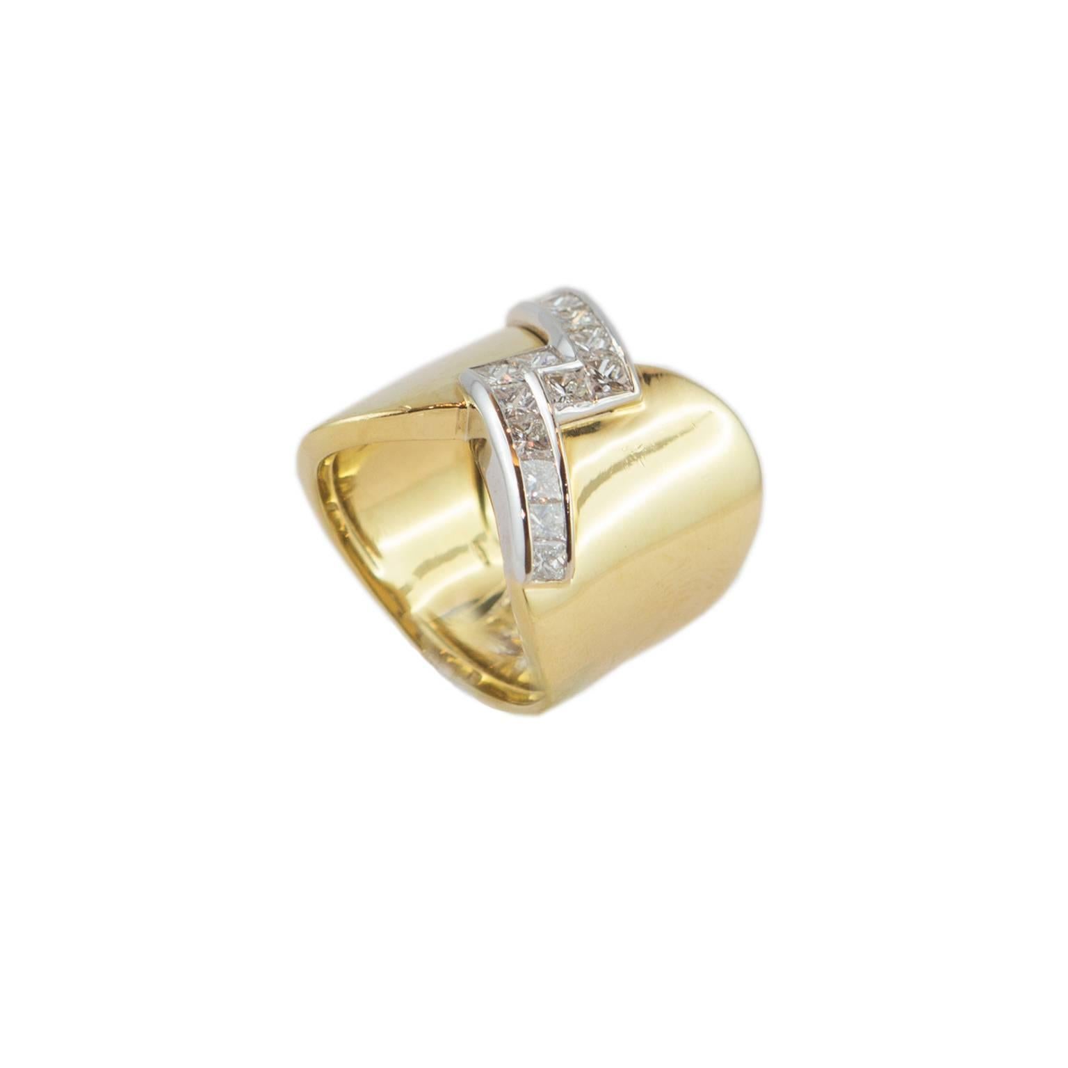   18 Karat yellow gold band with a thunder motif of carré diamonds for a total of 1.51 ct. Size: 13 EU - 7 1/2 US