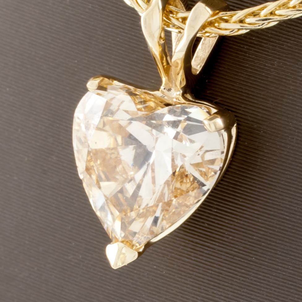 1.51 Carat Heart Shaped Diamond Solitaire Pendant Gold Wheat Chain In Excellent Condition In Sherman Oaks, CA