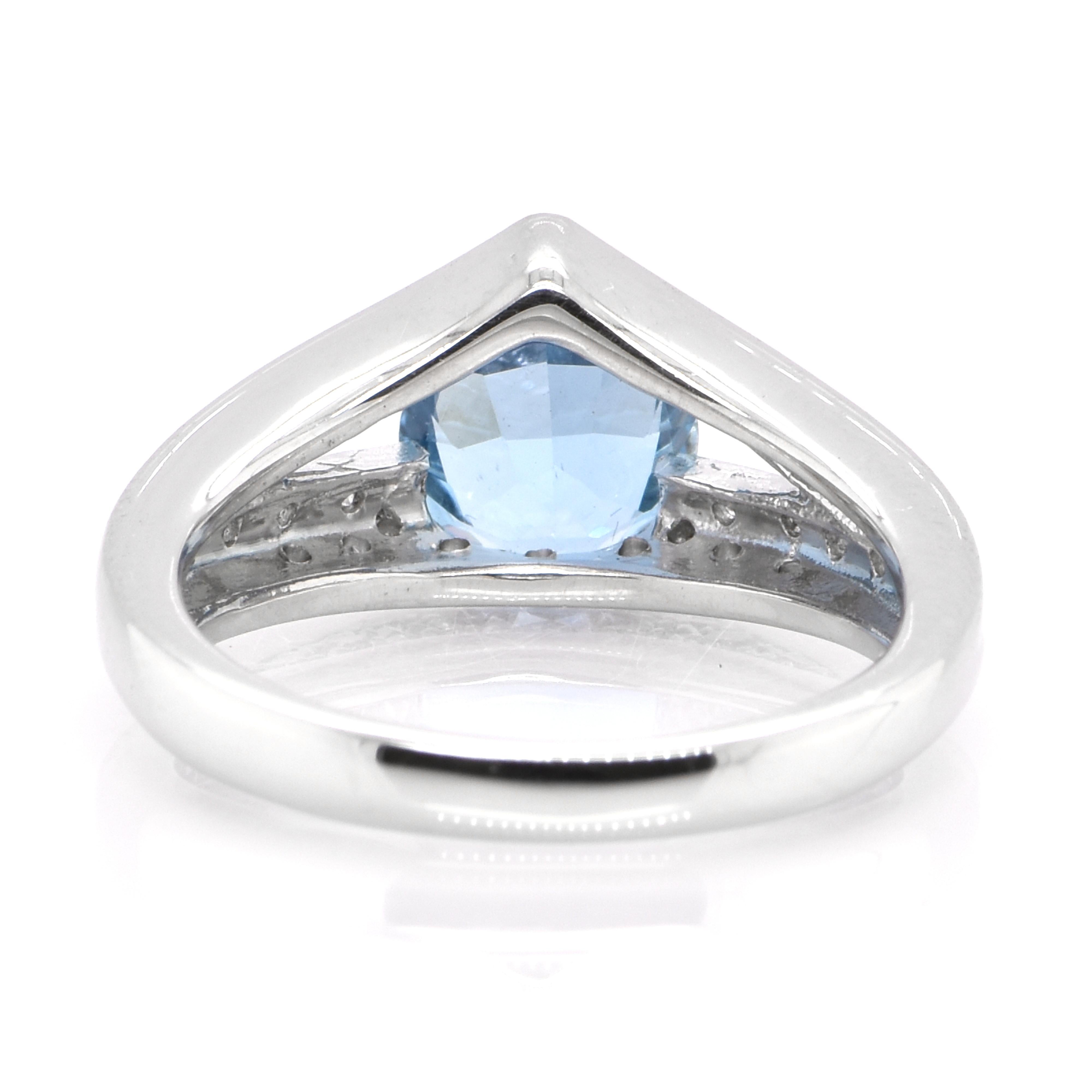 1.51 Carat Natural Santa-Maria Aquamarine and Diamond Ring set in Platinum In Excellent Condition For Sale In Tokyo, JP
