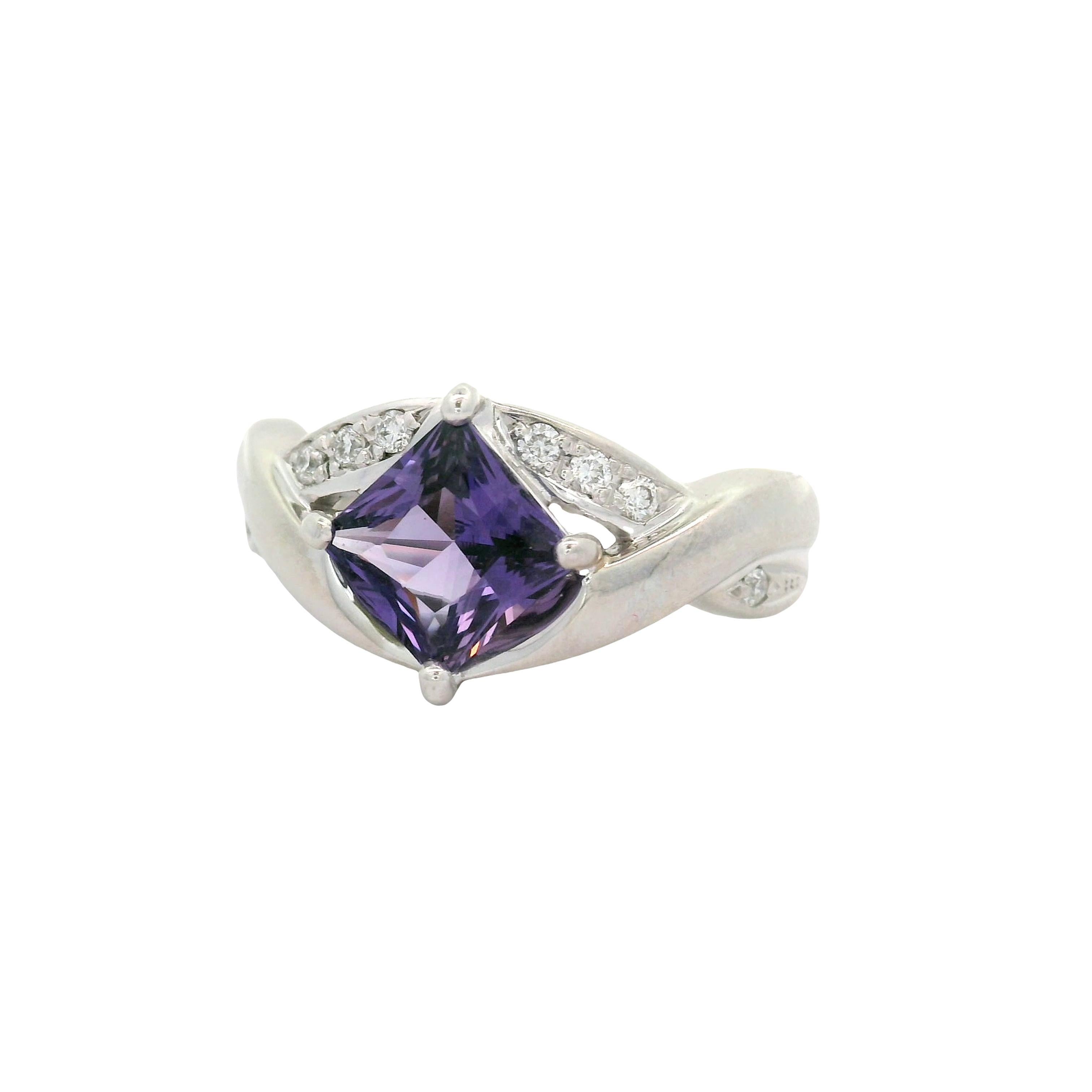 Anillo de platino con diamante zafiro púrpura sin calor de 1,51 quilates, certificado GIA Contemporáneo en venta
