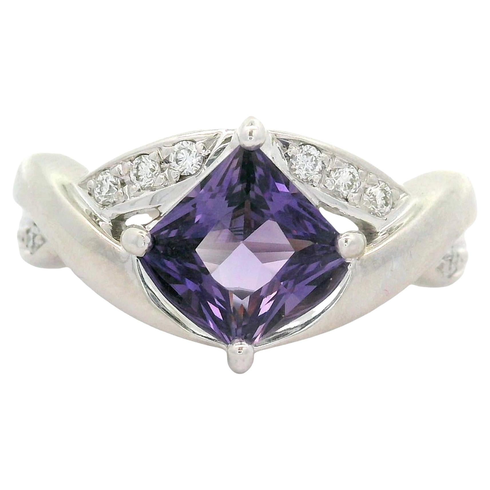Anillo de platino con diamante zafiro púrpura sin calor de 1,51 quilates, certificado GIA en venta