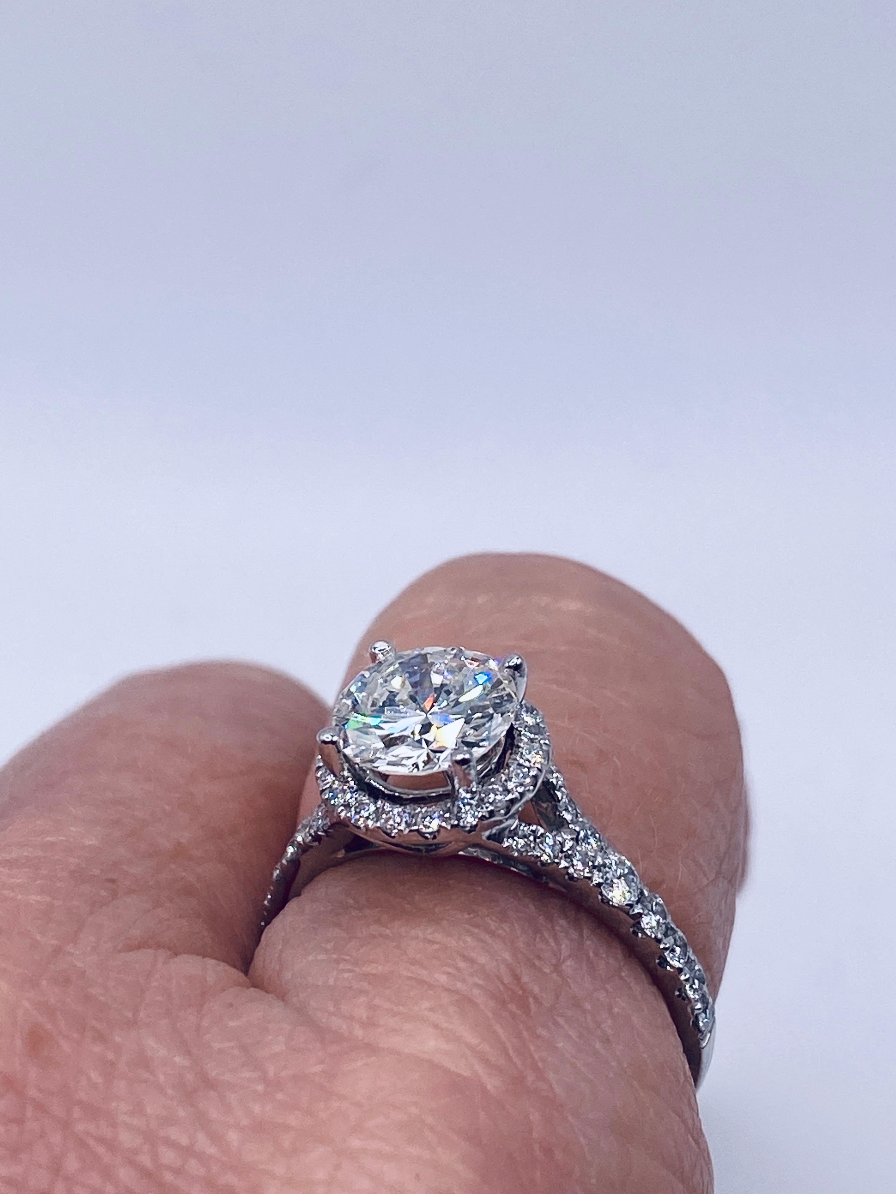 1.51 Carat Round Brilliant Cut Diamond Engagement Ring with Semi Mount Setting For Sale 1