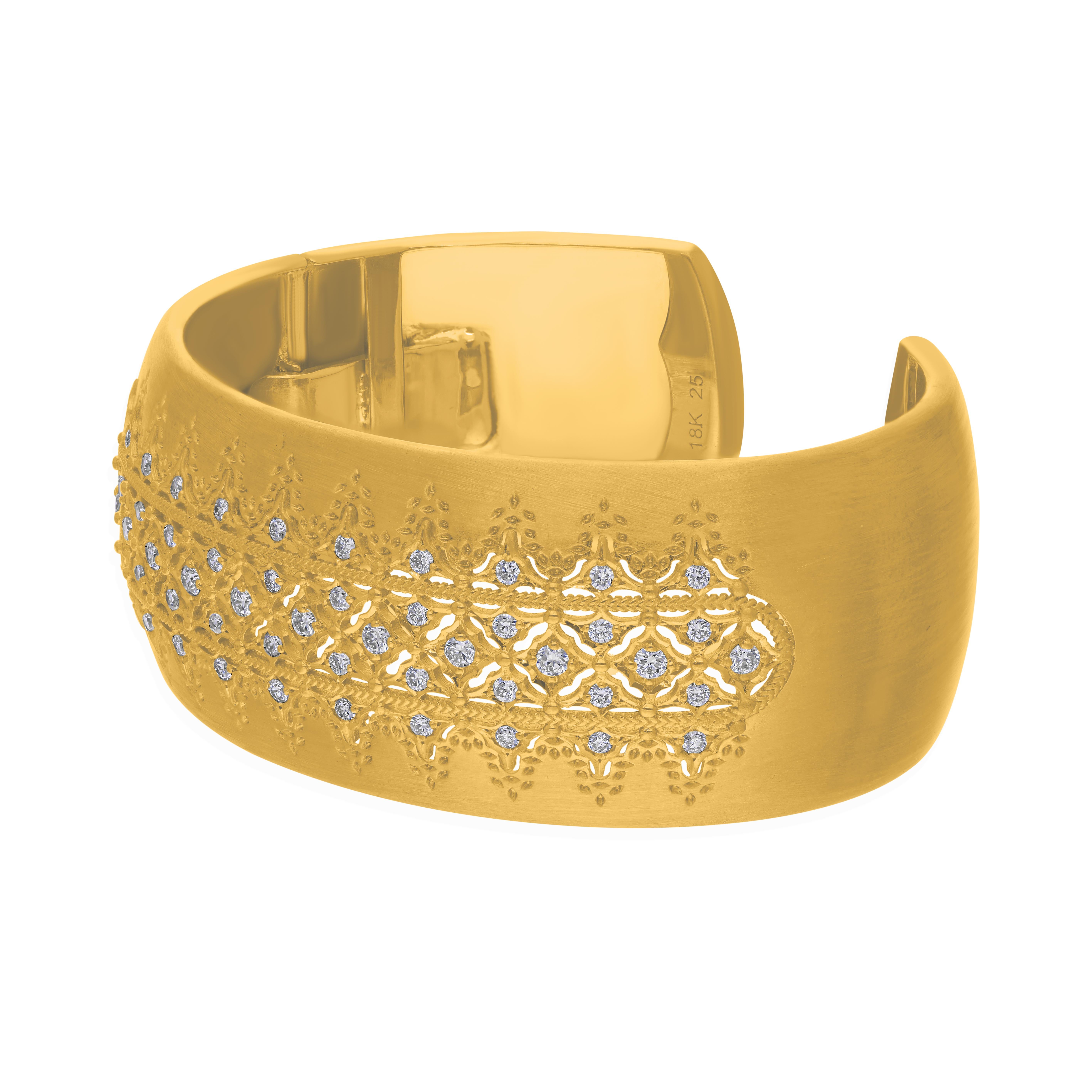 Fabriqué en or 18 carats, ce bracelet exquis est serti de 1,51 carats de diamants étincelants.

Suivez la vitrine de Spectrum Jewels pour découvrir la dernière collection et les pièces exclusives. Spectrum Jewels est fièrement classé parmi les