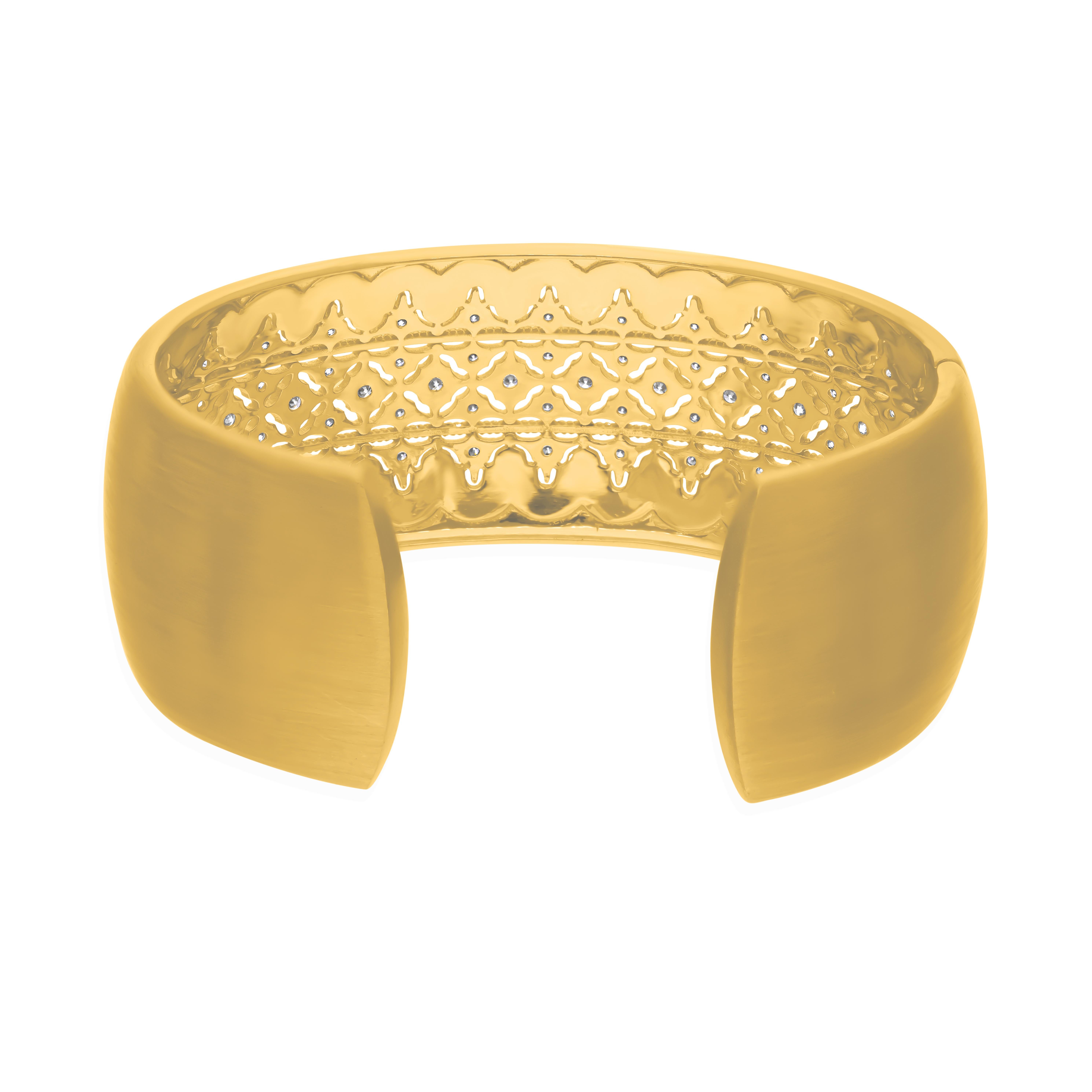 1.51 Carat SI/H Round Brilliant Cut Diamond Bangle Bracelet en or jaune 18 carats Neuf - En vente à Diera, Dubai