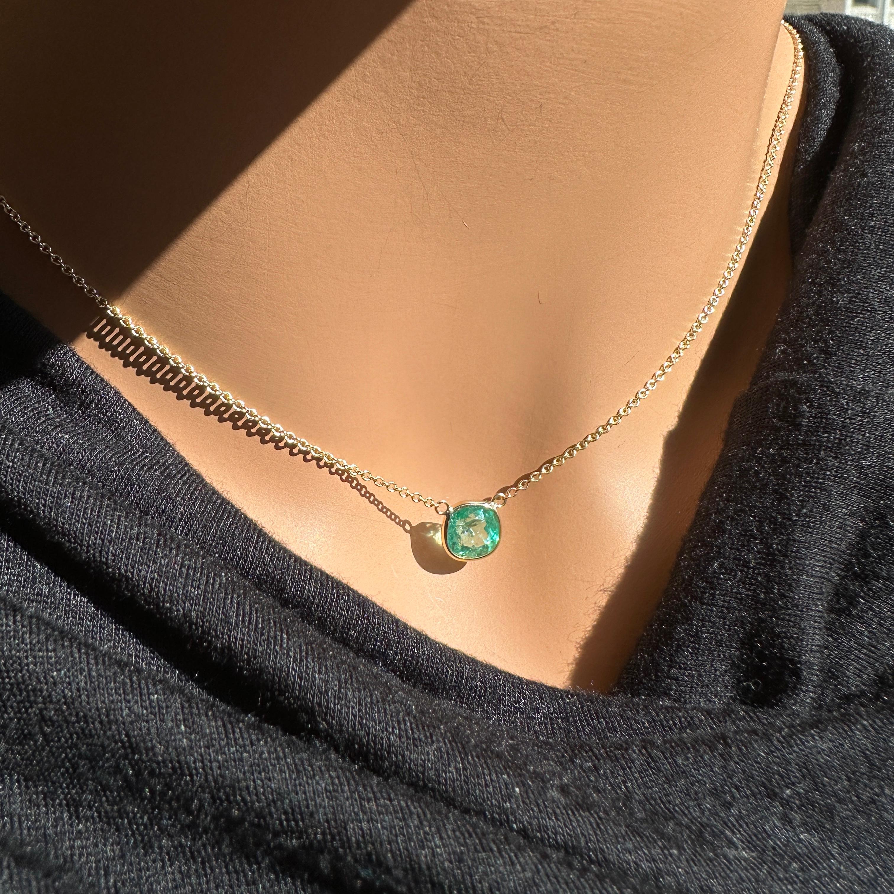 emerald solitaire pendant