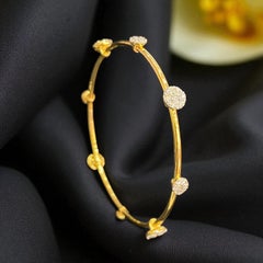 1.51 Carats F/VS1 Round Brilliant Diamonds Pavé Bangle in Fine 18K Yellow Gold