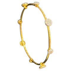 1.51 Carats F/VS1 Round Brilliant Diamonds Pavé Bangle in Fine 18K Yellow Gold