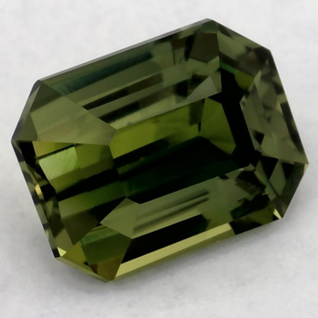Taille octogone 1.51 Ct Green Sapphire Octagon Cut Loose Gemstone en vente