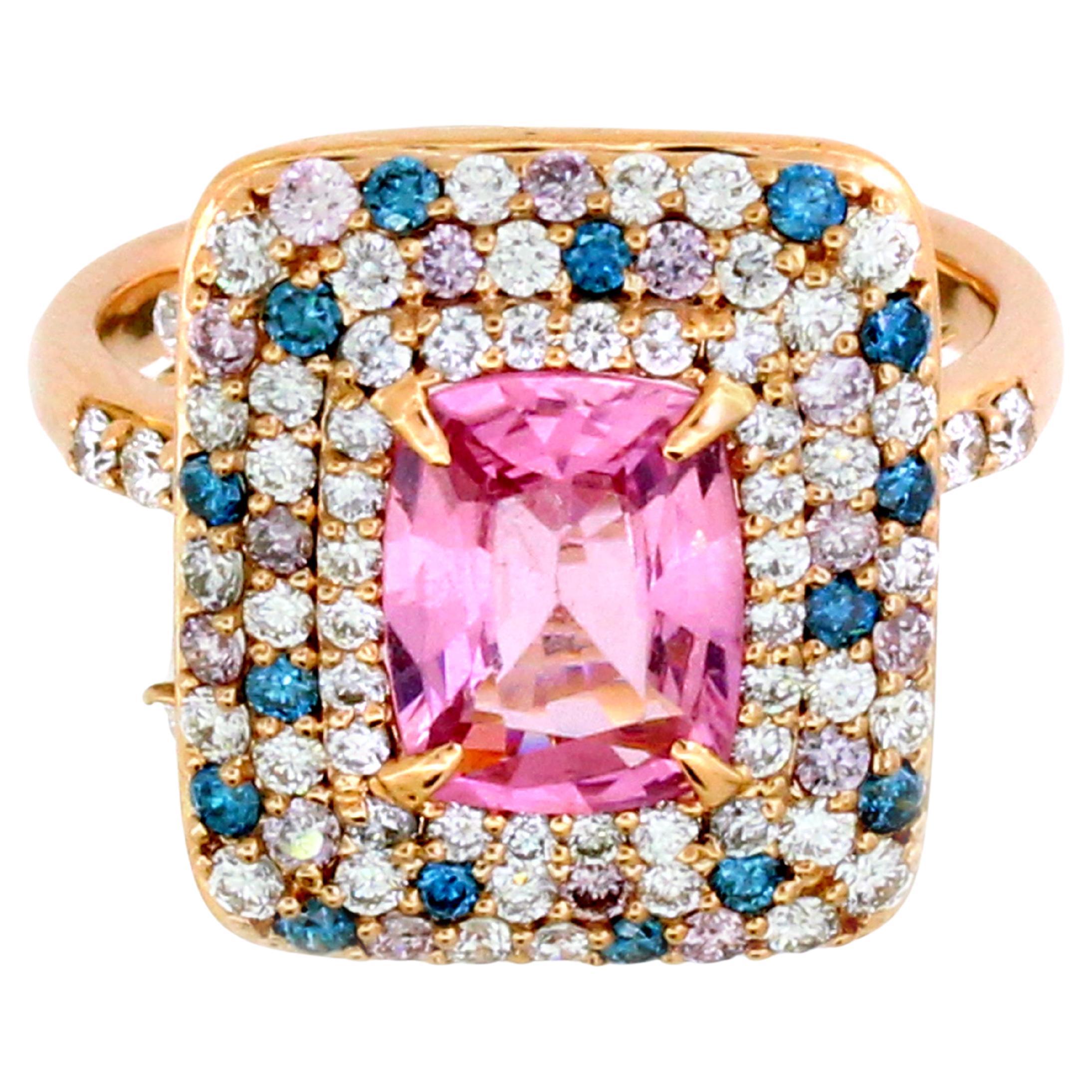 1,51 Karat rosa Saphir und 1,99 Karat gemischter Farbe Diamantring im Angebot