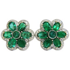 15.10 Carat Natural Vibrant Green Emerald Diamond Cluster Earrings Clip