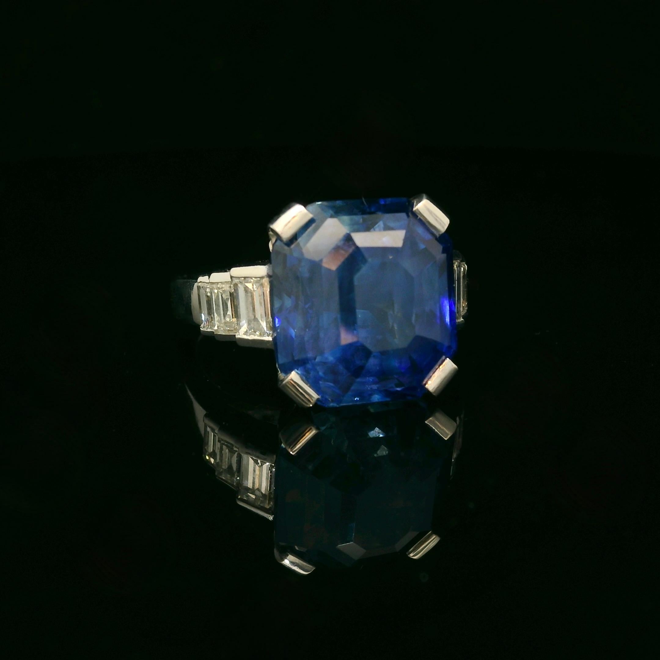 Emerald Cut 15.11 Carats Ceylon blue Sapphire and Diamond Ring For Sale