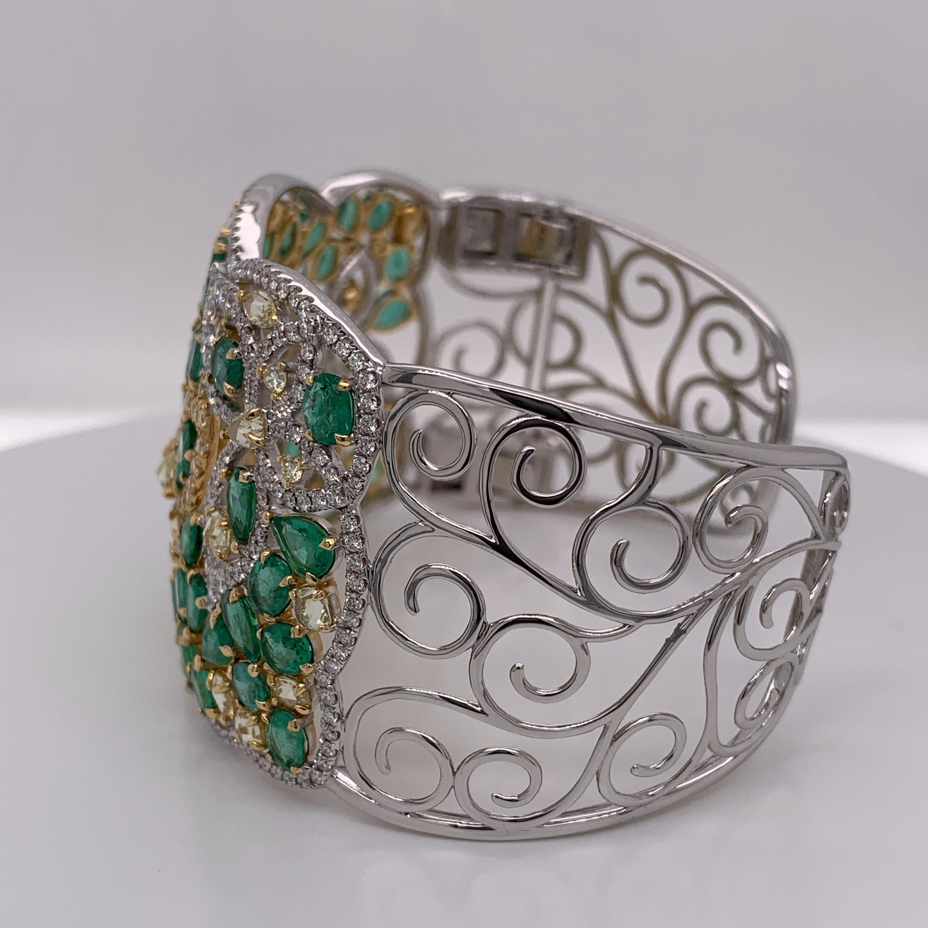 Artisan 15.13 Carat Natural Emerald and Diamond Cuff Bracelet For Sale