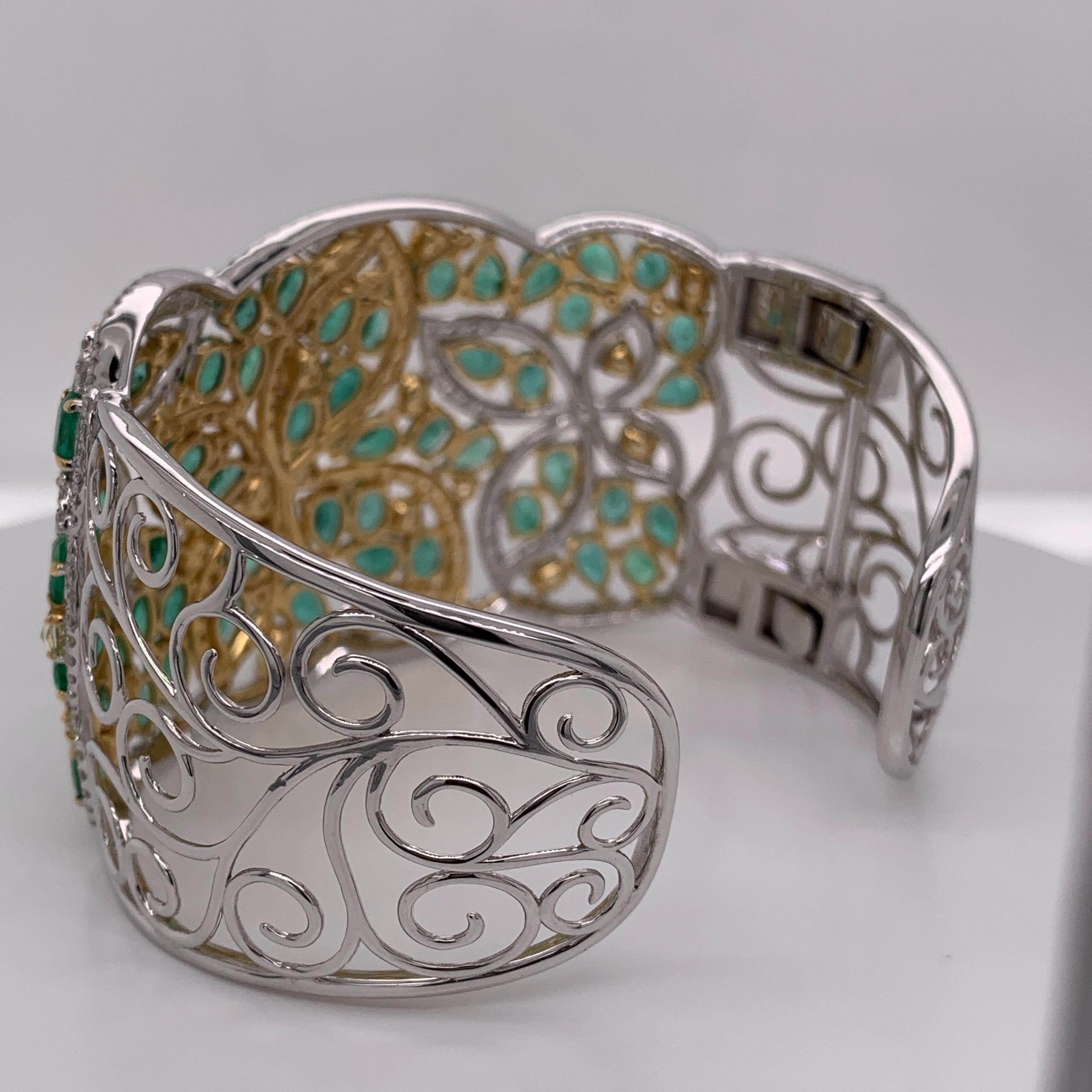 15.13 Carat Natural Emerald and Diamond Cuff Bracelet For Sale 1