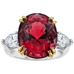 15,13 Karat ovaler roter Spinell und Diamant Platin und 18 Karat Gelbgold Ring