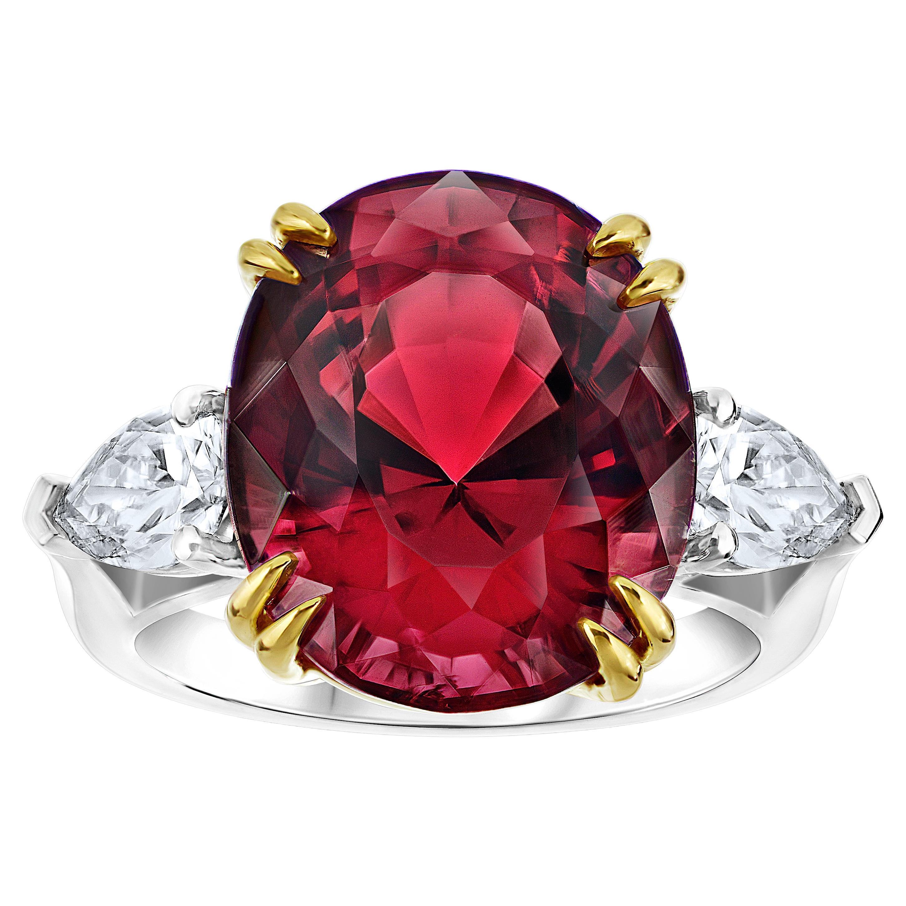 Anello da 15,13 carati con spinello rosso ovale e diamante in platino e oro giallo 18 carati