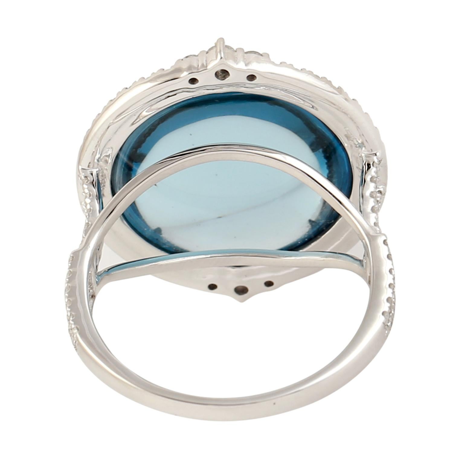 Artisan 15.14 ct Oval Shaped Blue Topaz Cocktail Ring w/ Diamonds Made In 18k White Gold For Sale