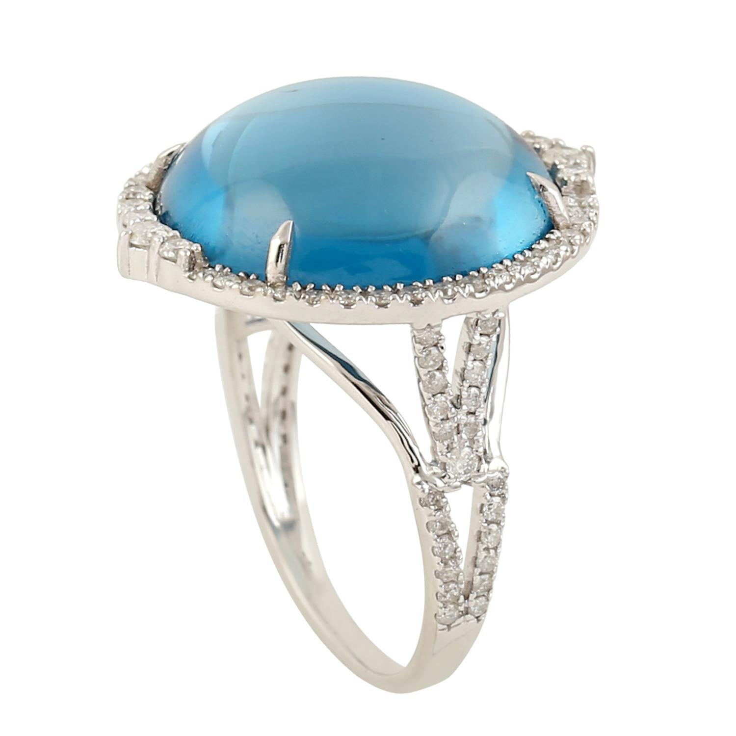 15.14 ct Oval Shaped Blue Topaz Cocktail Ring w/ Diamonds Made In 18k White Gold In New Condition For Sale In New York, NY