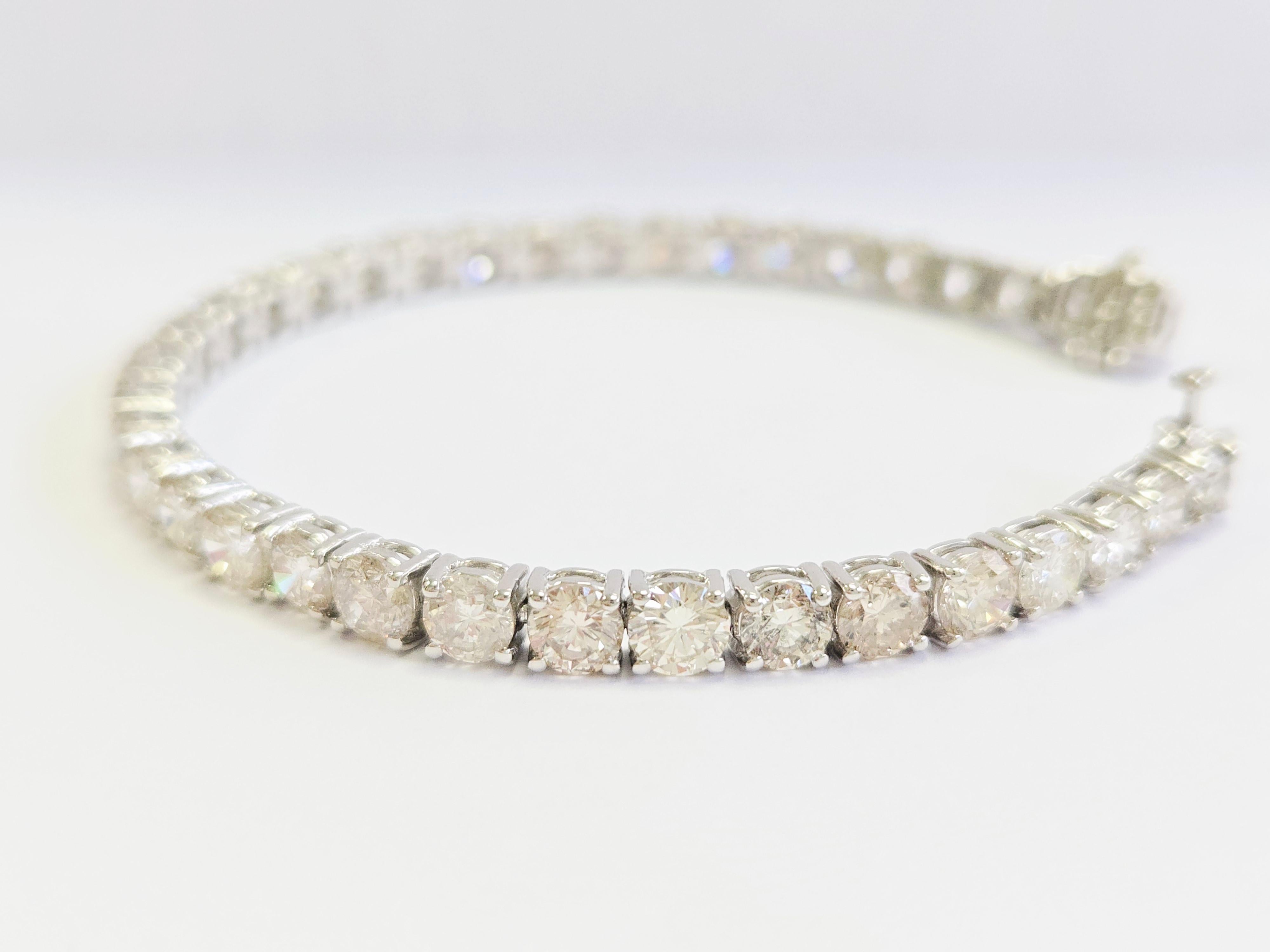 15.15 Carat Natural Diamond Tennis Bracelet 14 Karat White Gold In New Condition In Great Neck Plaza, NY